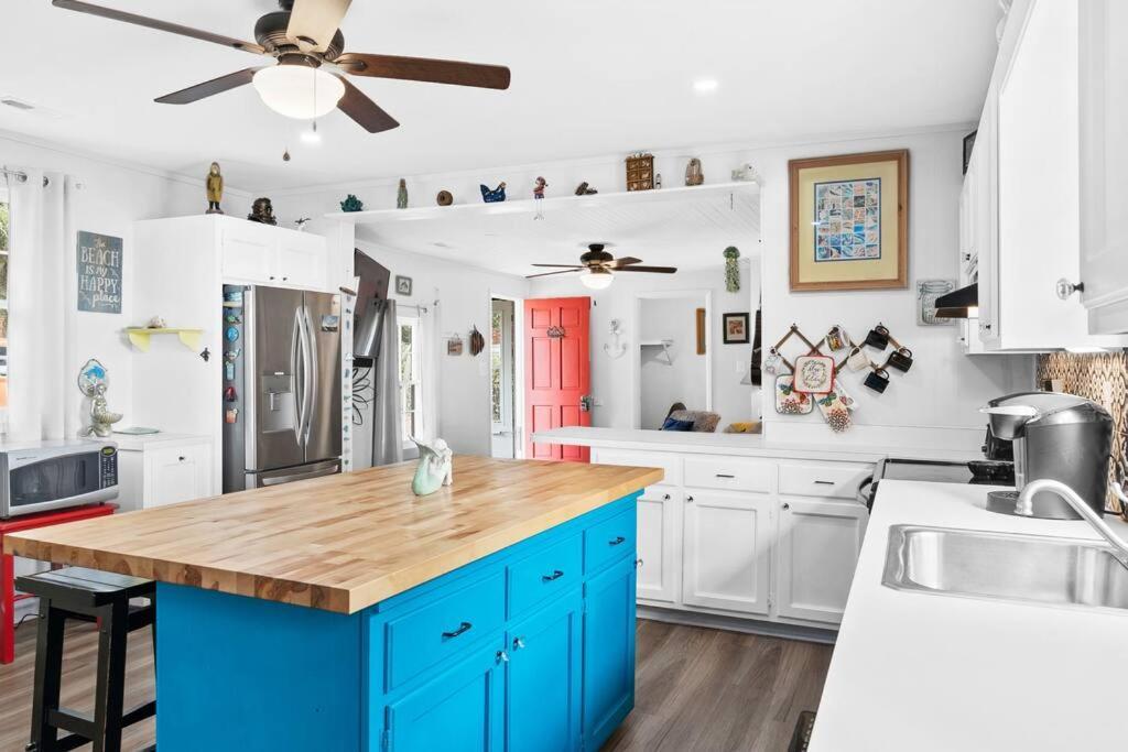 Dolphin Cove - Whole Waterfront House With Dock Villa Ocean Isle Beach Exterior photo